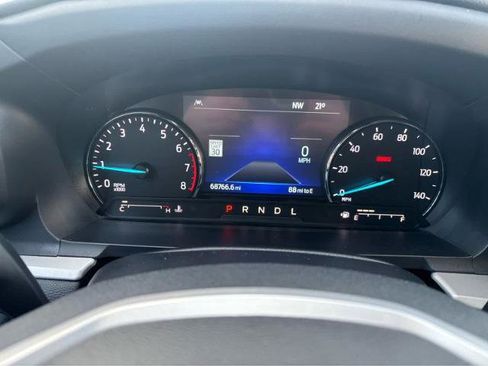 Used 2022 Ford Explorer XLT w/ Equipment Group 202A image 18