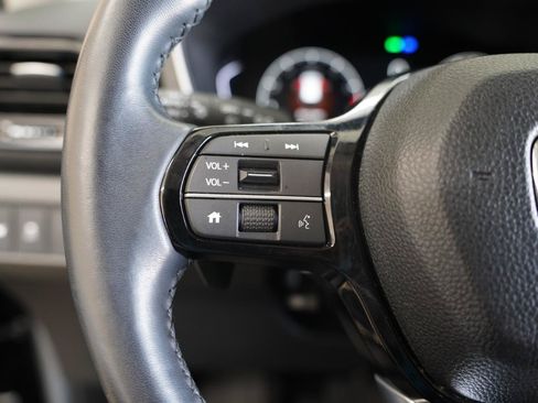Used 2025 Honda Pilot Touring image 12