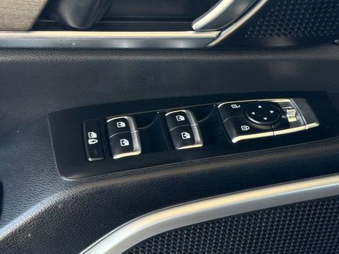 Used 2022 Kia Telluride EX w/ EX Premium Package FWD image 12