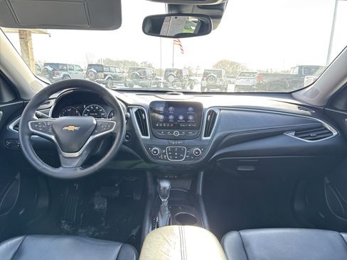 Used 2023 Chevrolet Malibu LT w/ Driver Confidence Package image 28