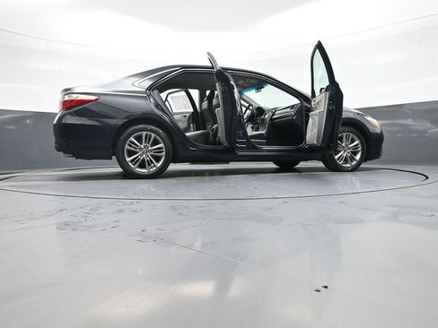 Used 2016 Toyota Camry SE image 46