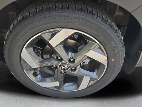 New 2026 Hyundai Venue SEL FWD image 31