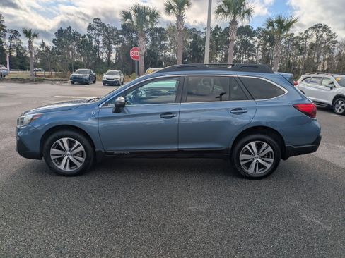 Used 2018 Subaru Outback 3.6R Limited w/ 50th Anniversary Edition image 7