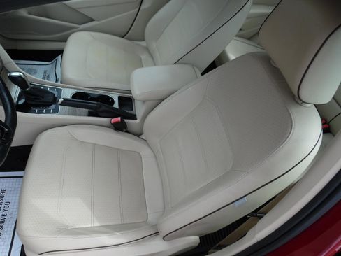 Used 2016 Volkswagen Passat 1.8T SE w/ Lighting Package (P06) image 10