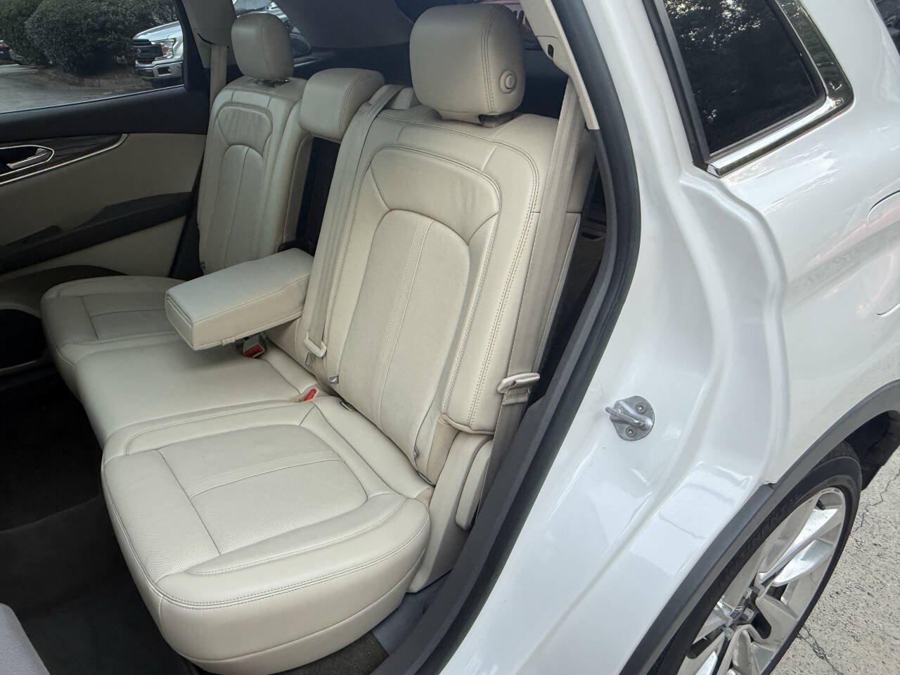 Used 2018 Lincoln MKX Reserve w/ Driver Assistance Package FWD image 46