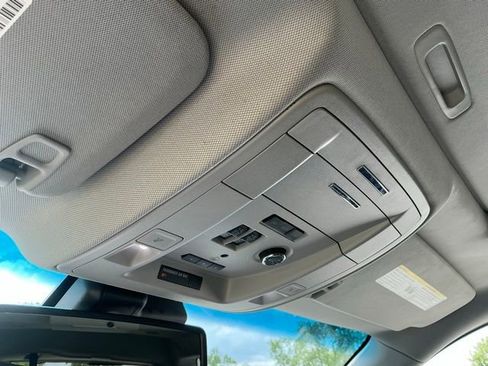 Used 2018 GMC Yukon SLT w/ Open Road Package AWD/4WD image 33