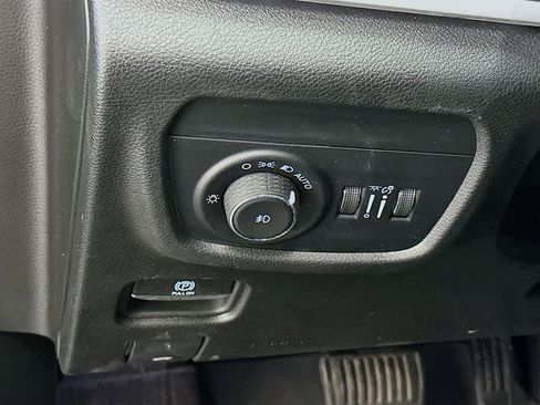 Used 2023 Jeep Grand Cherokee L Limited AWD/4WD image 17