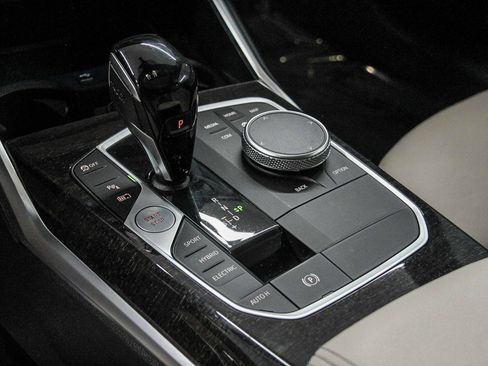 Used 2022 BMW 330e xDrive w/ Premium Package image 20