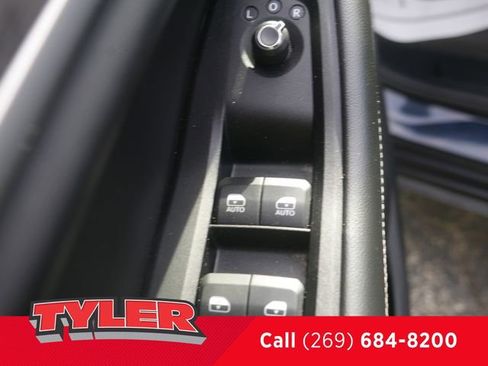 Certified 2024 Jeep Grand Cherokee L Limited w/ Luxury Tech Group II AWD/4WD image 21