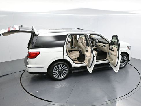 Used 2020 Lincoln Navigator Reserve w/ Luxury Package image 52