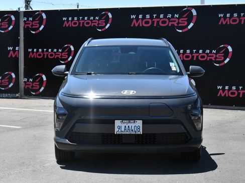 Used 2024 Hyundai Kona SEL FWD image 2