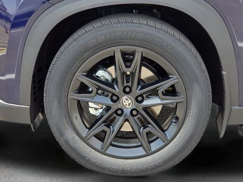 New 2026 Toyota Grand Highlander FWD image 9