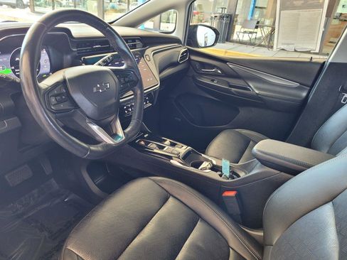 Used 2023 Chevrolet Bolt LT w/ Infotainment Package FWD image 13