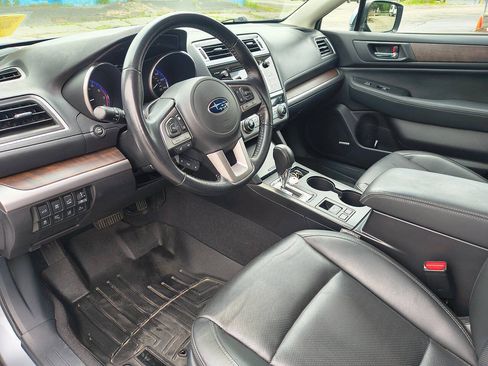 Used 2016 Subaru Outback 2.5i Limited AWD/4WD image 9