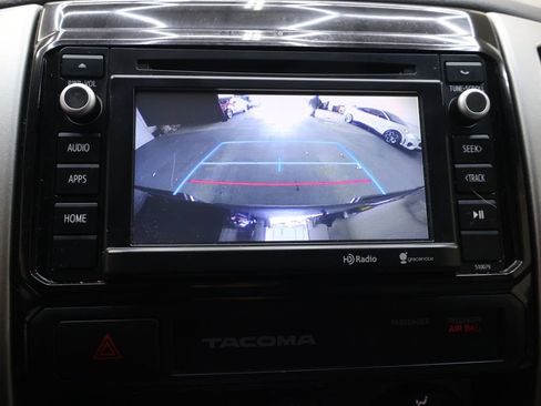 Used 2015 Toyota Tacoma Base w/ SR5 Package image 21