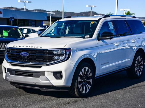 New 2025 Ford Expedition Platinum w/ Platinum Ultimate Package image 3