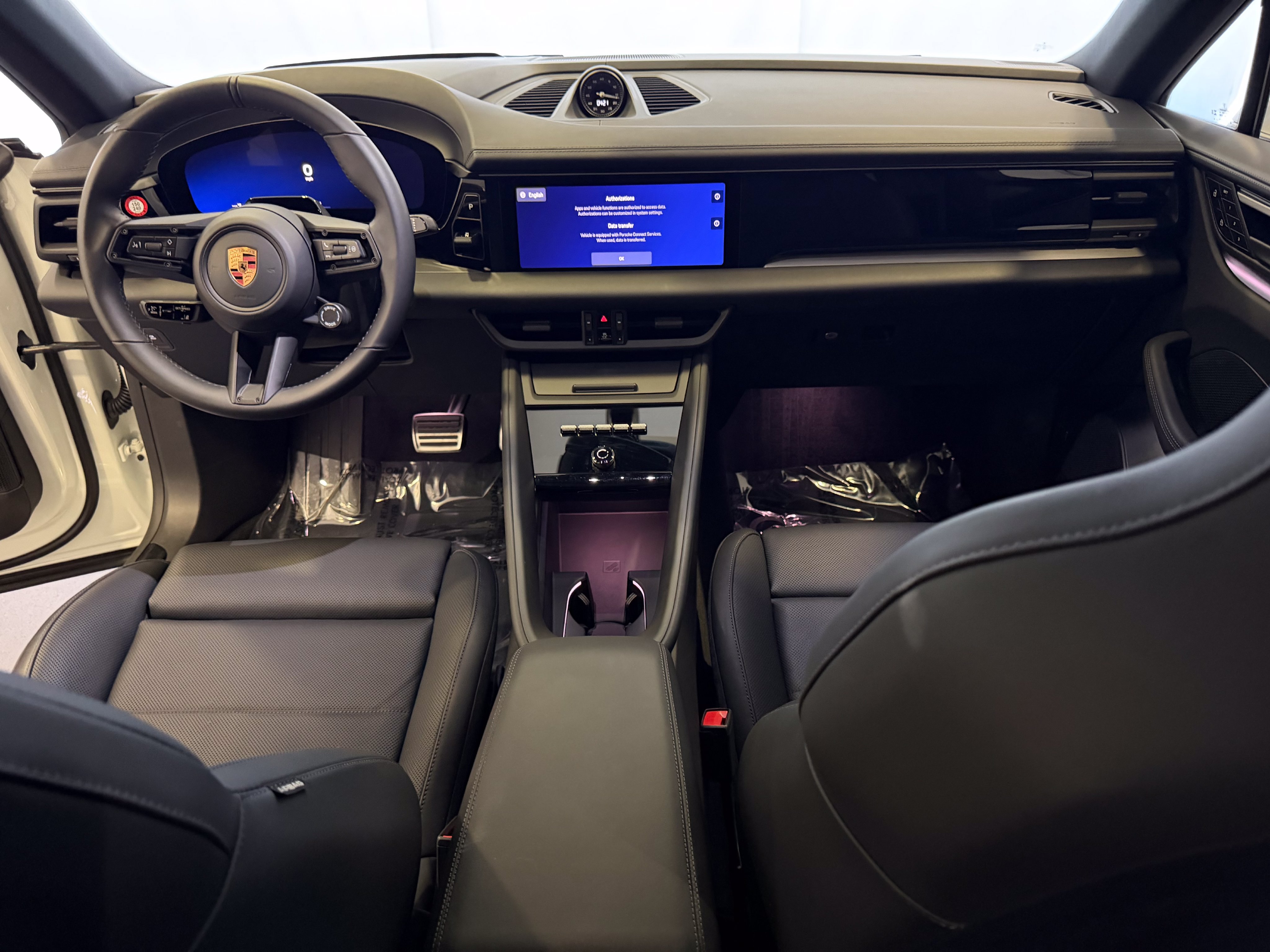 Certified 2026 Porsche Macan 4S Electric AWD/4WD image 24
