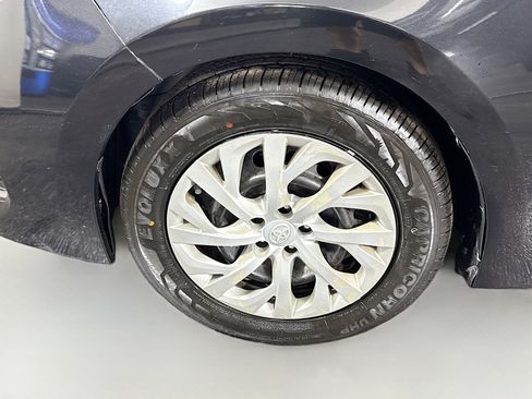 Used 2018 Toyota Corolla L image 37