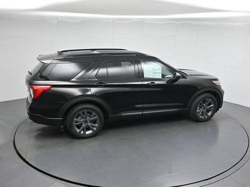 Certified 2022 Ford Explorer XLT w/ Equipment Group 202A image 37
