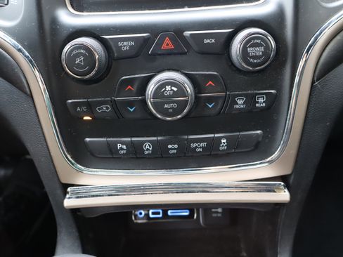Used 2017 Jeep Grand Cherokee Laredo w/ Quick Order Package 2BE RWD image 26