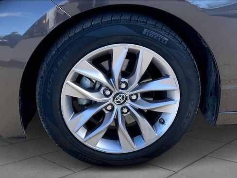 Used 2019 Toyota Avalon XLE image 10