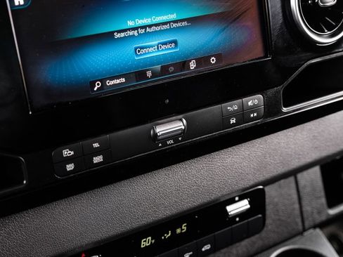 Used 2024 Mercedes-Benz Sprinter 2500 image 21