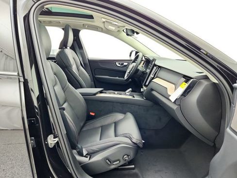 New 2026 Volvo XC60 B5 Ultra w/ Protection Package Premier image 18
