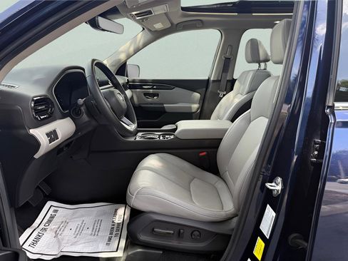 Used 2024 Honda Pilot Touring image 9