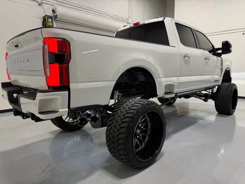 Used 2024 Ford F250 Limited image 16