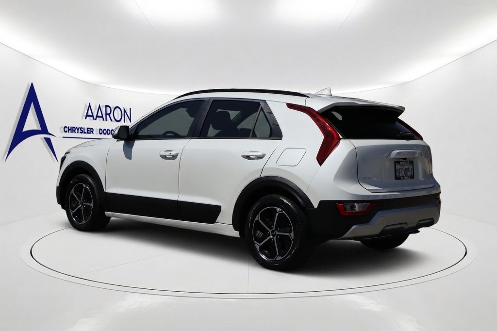 Used 2023 Kia Niro EX FWD image 7