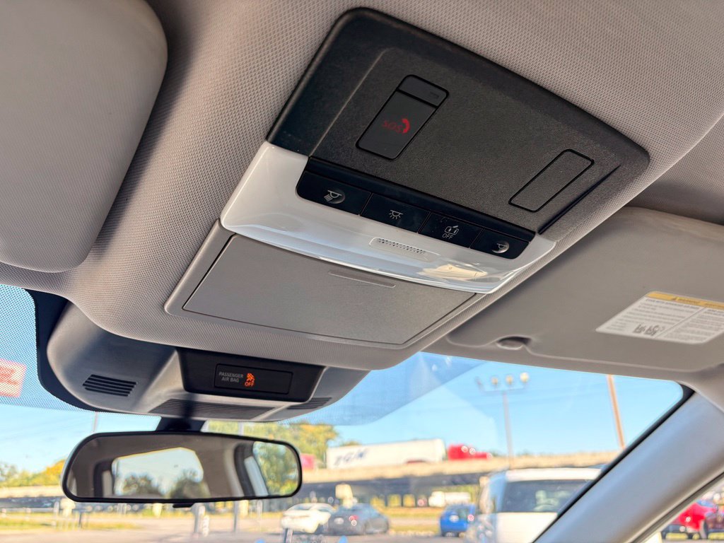 Used 2021 Nissan Rogue SV FWD image 22