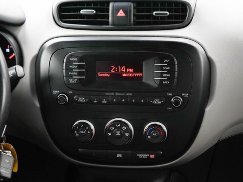 Used 2015 Kia Soul FWD image 15