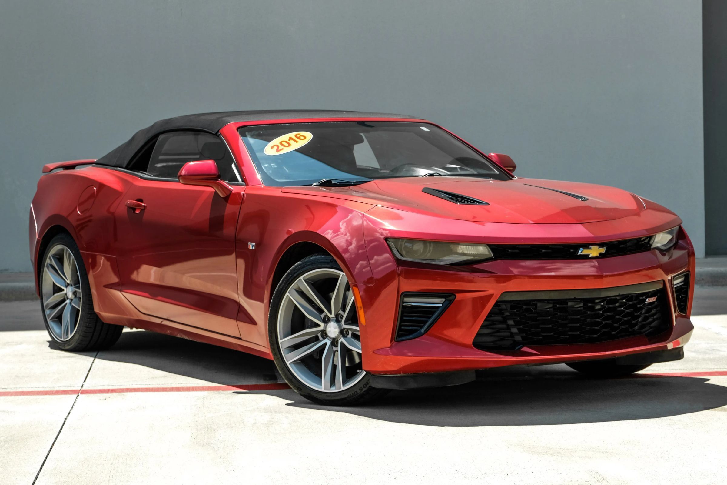 Used 2016 Chevrolet Camaro SS RWD image 3