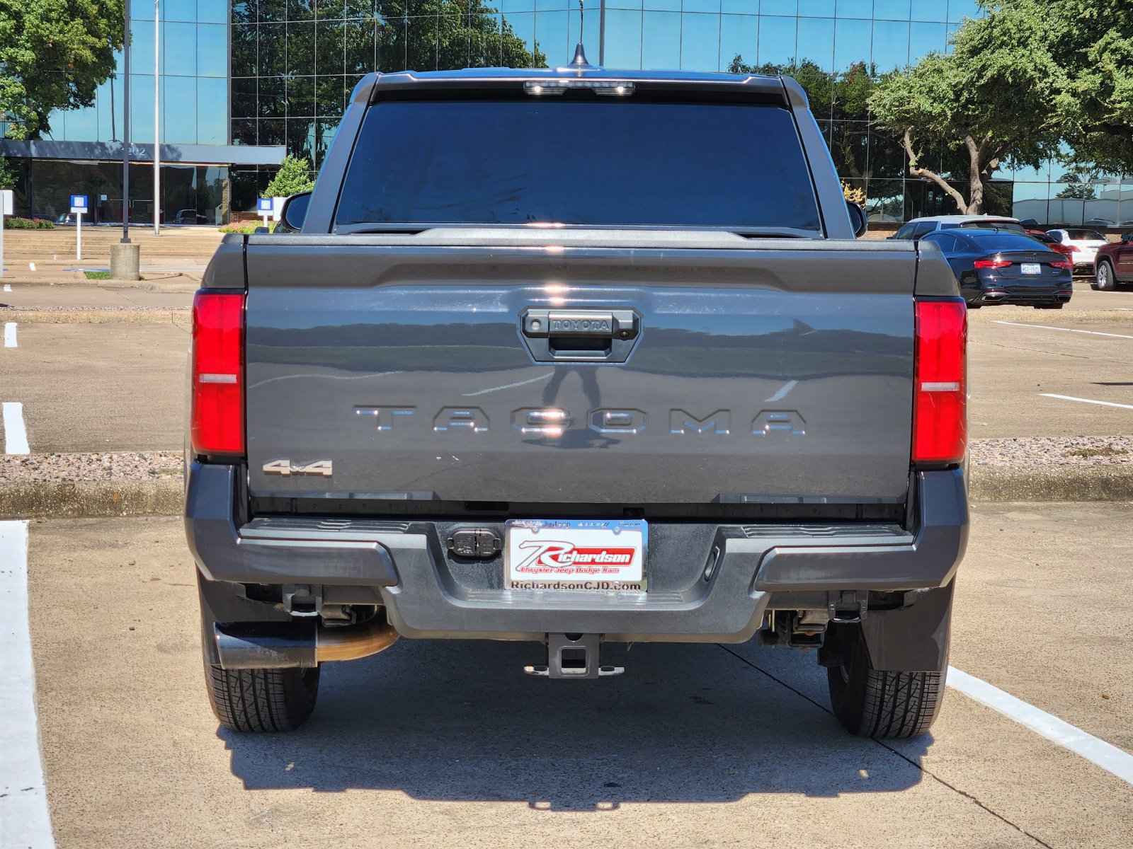 Used 2024 Toyota Tacoma SR AWD/4WD image 5