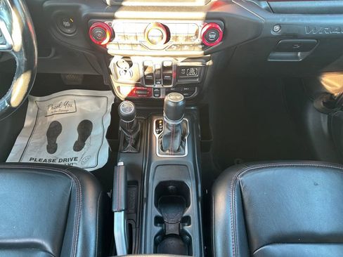 Used 2022 Jeep Wrangler Unlimited Rubicon w/ Xtreme Recon 35" Tire Package image 16