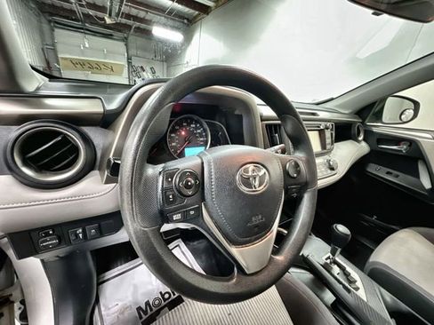 Used 2015 Toyota RAV4 XLE AWD/4WD image 10