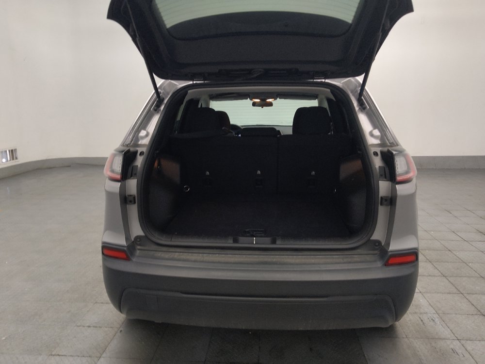 Used 2019 Jeep Cherokee Latitude w/ Popular Appearance Group AWD/4WD image 29