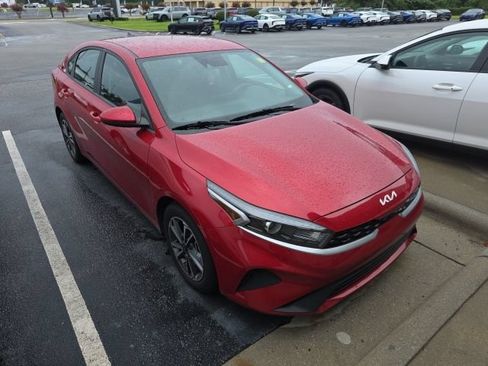 Certified 2024 Kia Forte LXS FWD image 1