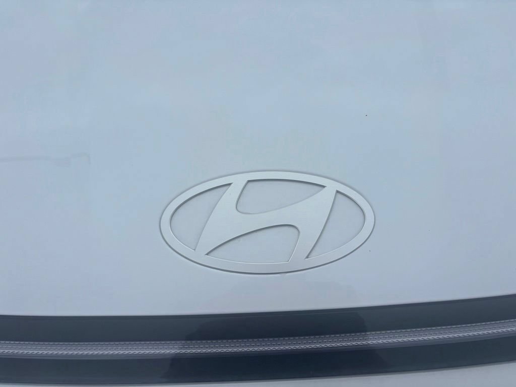 Used 2025 Hyundai Sonata Limited FWD image 9