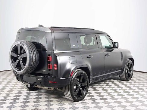 Used 2023 Land Rover Defender 110 X-Dynamic SE image 5