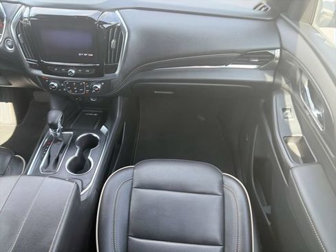 Used 2023 Chevrolet Traverse Premier FWD image 12