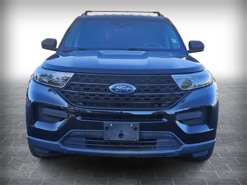 Used 2020 Ford Explorer XLT w/ Comfort Package image 2