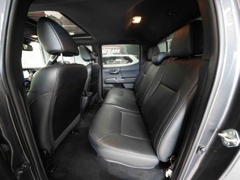 Used 2021 Toyota Tacoma TRD Off-Road w/ TRD Premium Off Road Package image 23