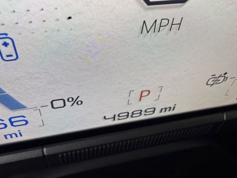 Used 2024 GMC Hummer EV 3X w/ LPO, Illumination Package image 5