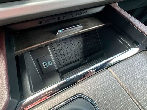 Used 2024 Ford Expedition Max Limited image 41