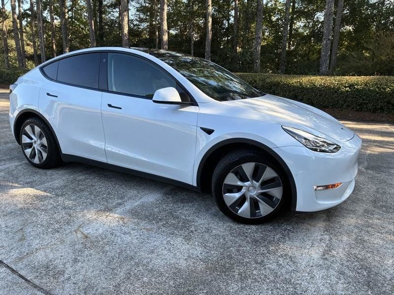 Used 2022 Tesla Model Y AWD image 2