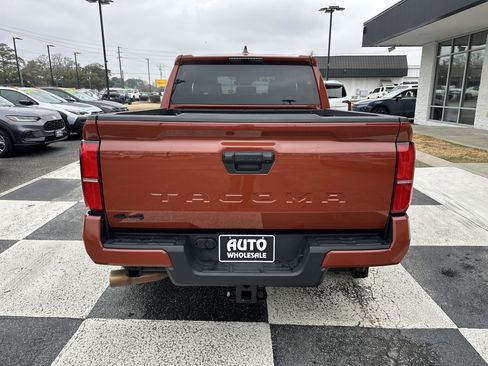 Used 2025 Toyota Tacoma TRD Off-Road image 4