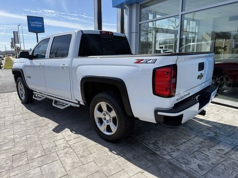 Certified 2018 Chevrolet Silverado 1500 LT w/ Texas Edition image 2