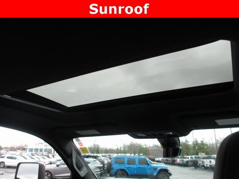 Used 2020 Chevrolet Silverado 2500 High Country w/ Technology Package image 16