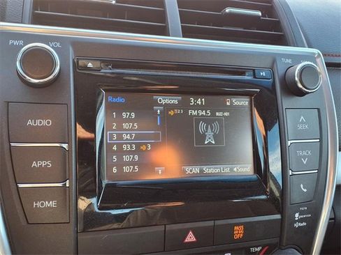 Used 2015 Toyota Camry XSE image 15